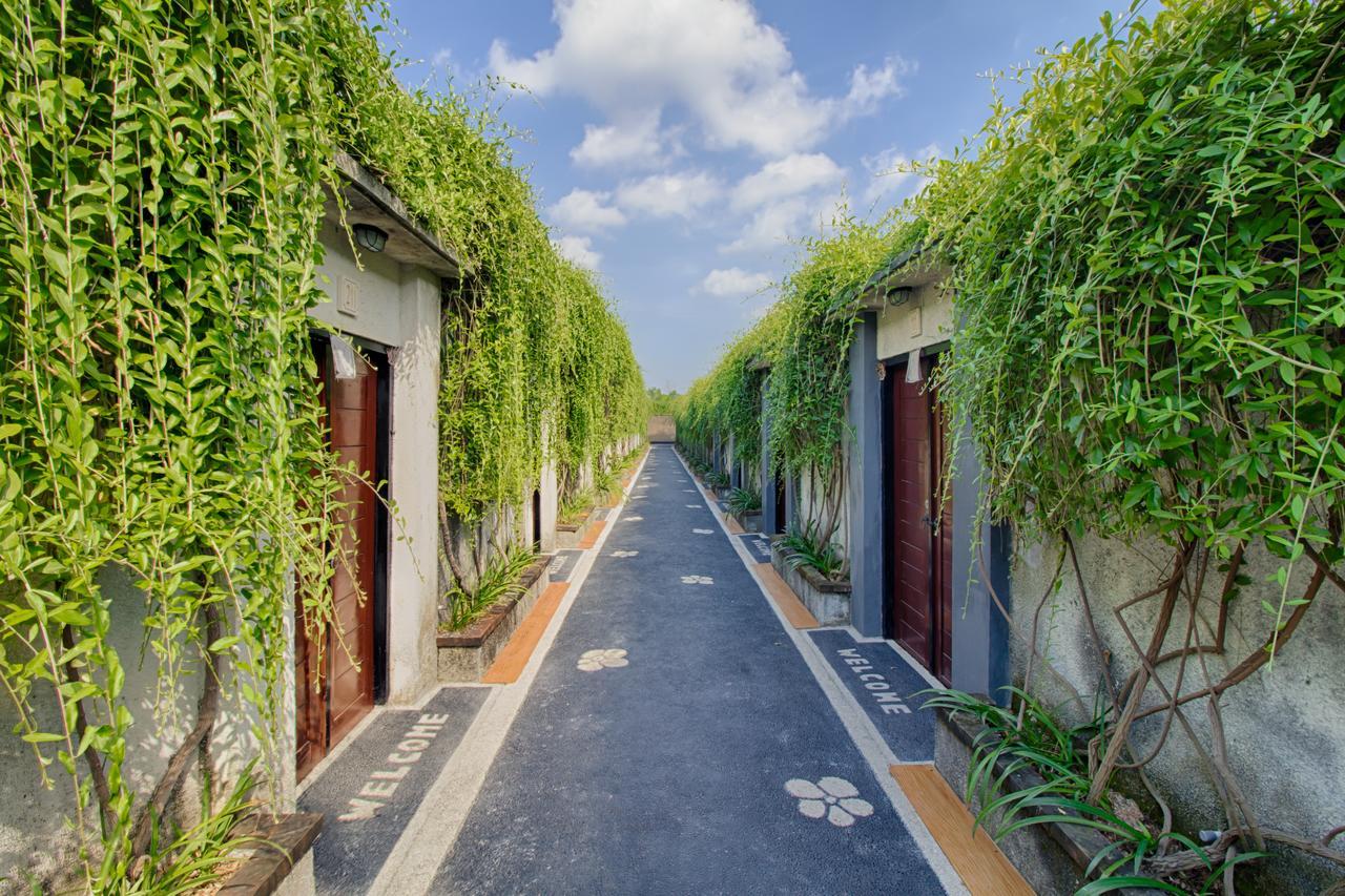 Hotel The Yogasari Seminyak Exterior foto